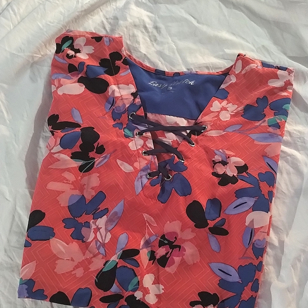 Cute , like new, scrub top